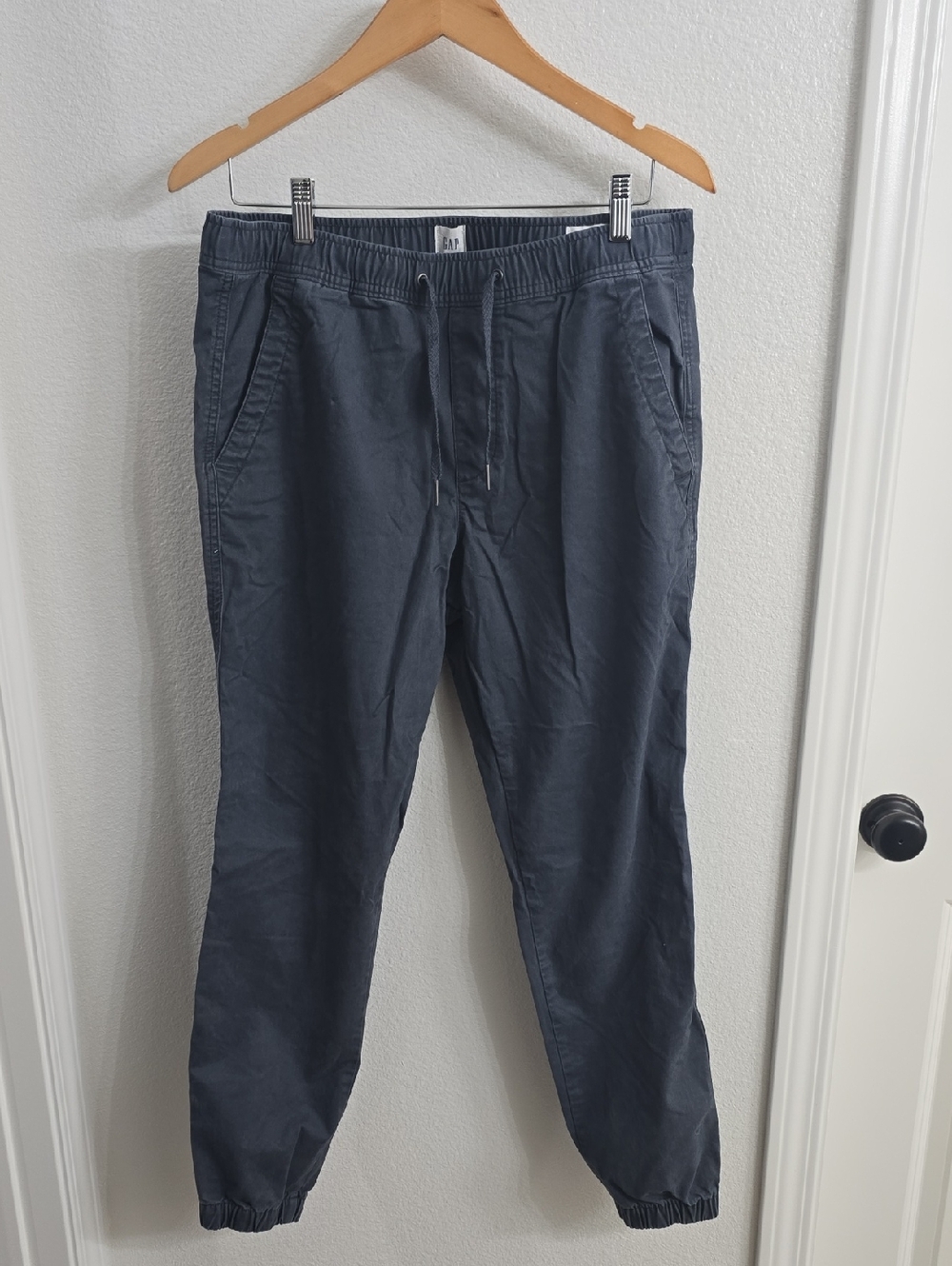 Never Worn GAP Women's Essential Drawstring Joggers